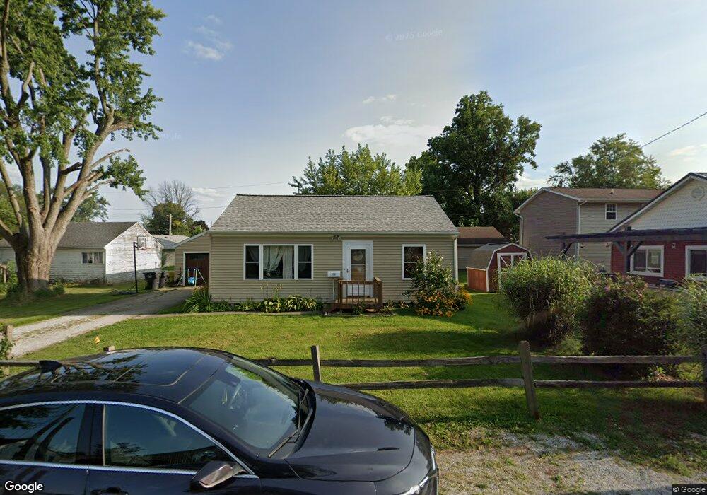 711 E Wilson St, Tuscola, IL 61953 - photo 1