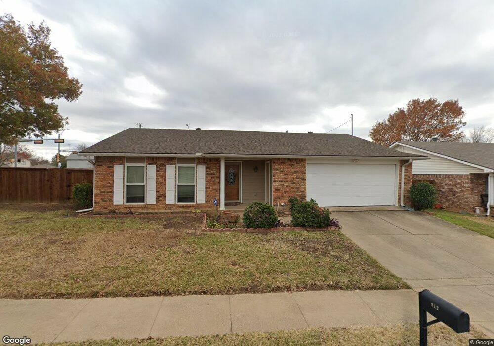 912 Forest Glen Dr, Bedford, TX 76021 - photo 1