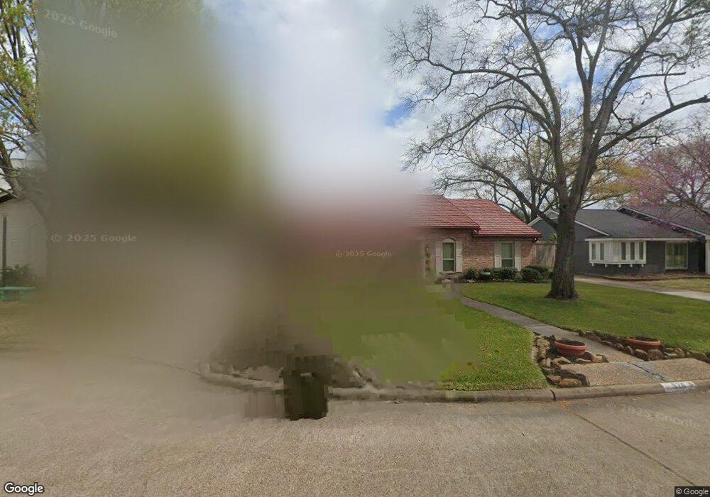 926 W Forest Dr, Houston, TX 77079 - photo 1