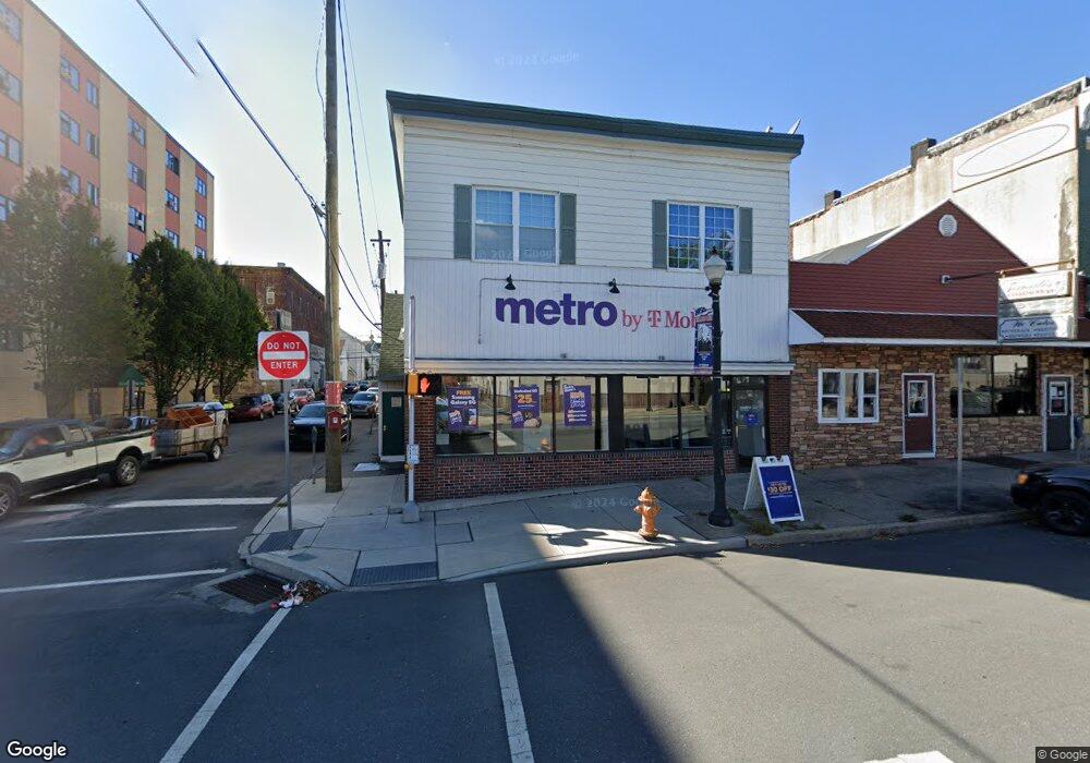 38 S Main St unit 4, Shenandoah, PA 17976 - photo 1