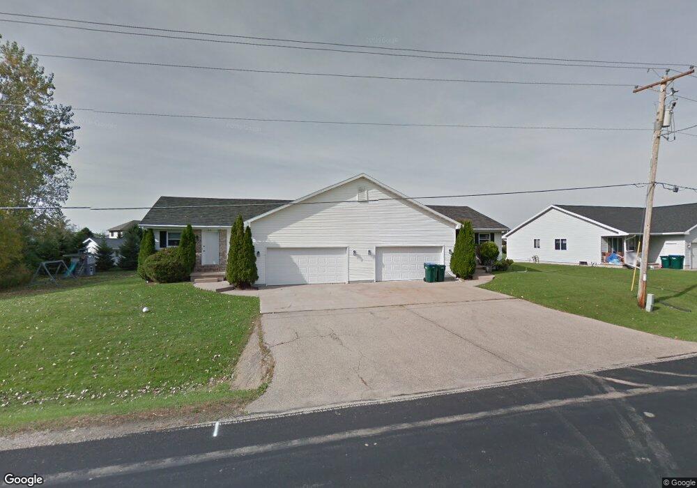 3463 N Gillett St, Appleton, WI 54914 - photo 1