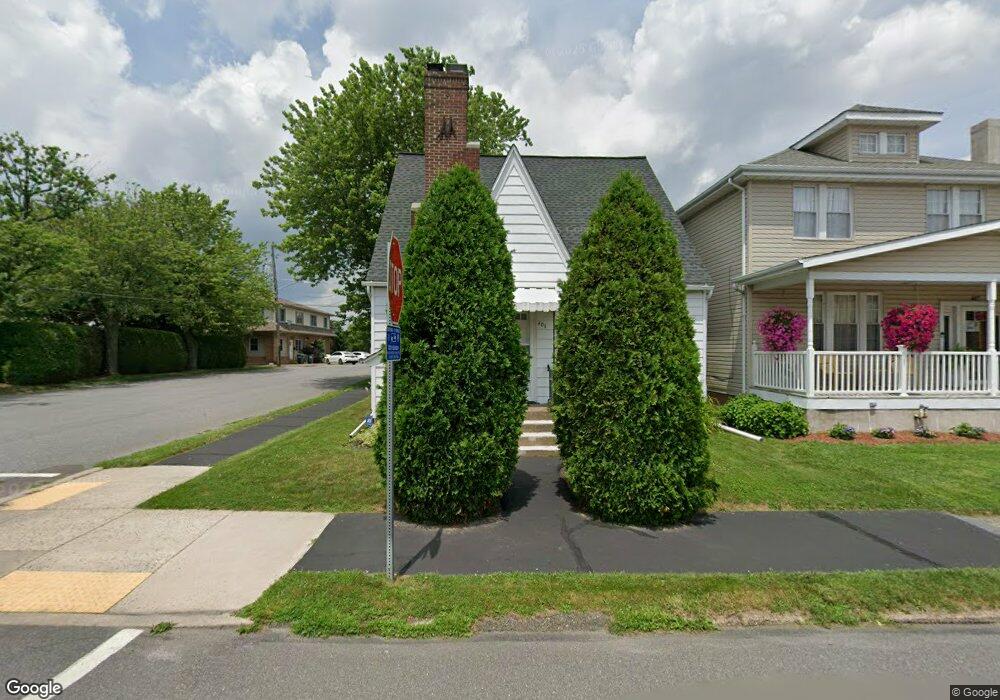 401 Samuels Ave, Hazleton, PA 18201 - photo 1