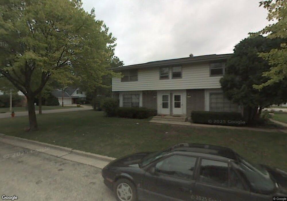 11632 W Diane Dr, Wauwatosa, WI 53226 - photo 1