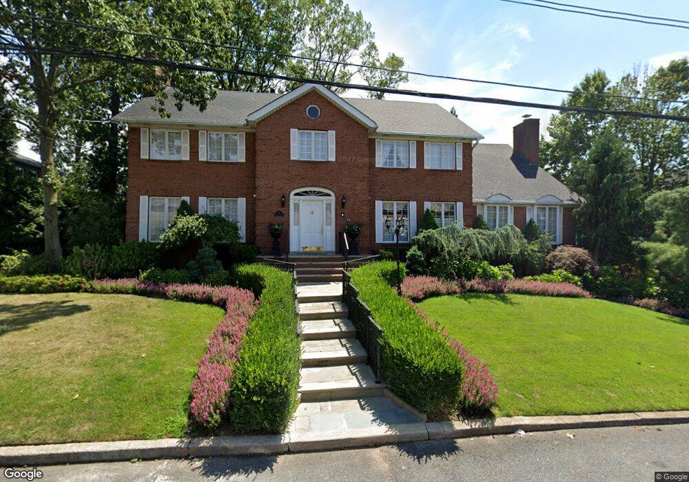 10 Whitwell Place unit A, Staten Island, NY 10304 - photo 1