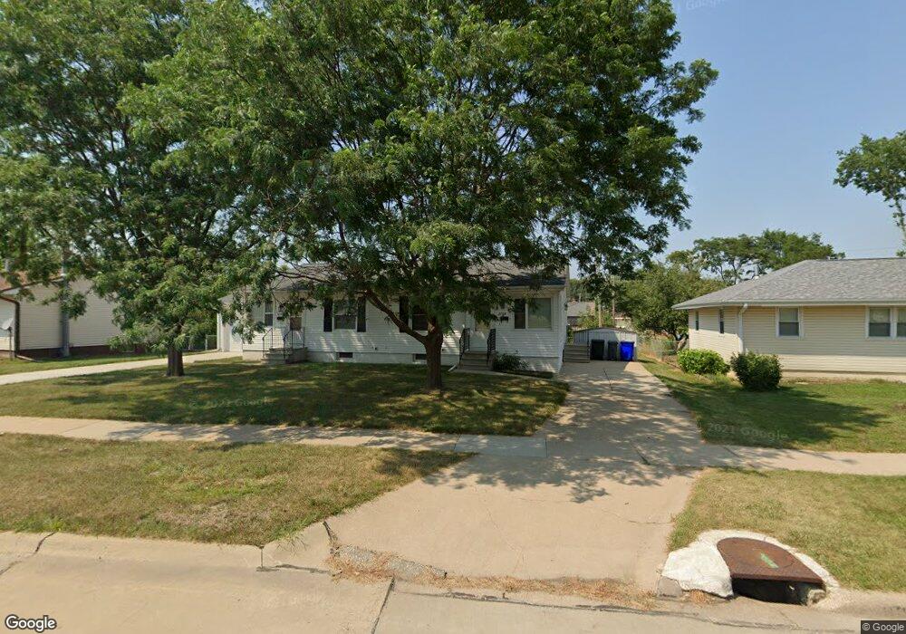 2704 D Ave NW, Cedar Rapids, IA 52405 - photo 1