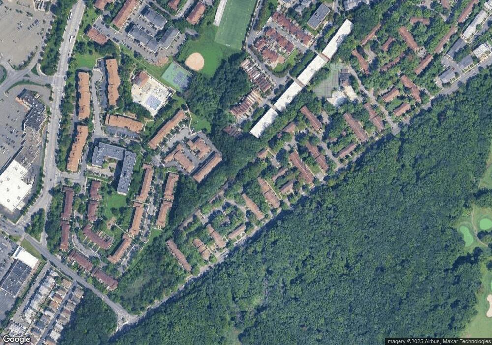 68 Stone Ln unit 103E, Staten Island, NY 10314 - photo 1