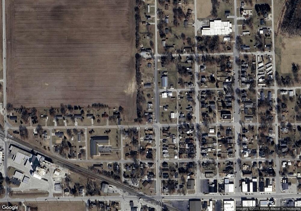 307 N Franklin St, Mentone, IN 46539 - photo 1