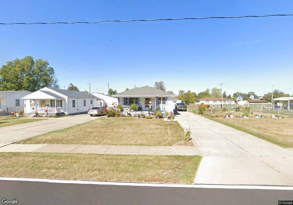 1665 E 36th St, Lorain, OH 44055 - photo 1