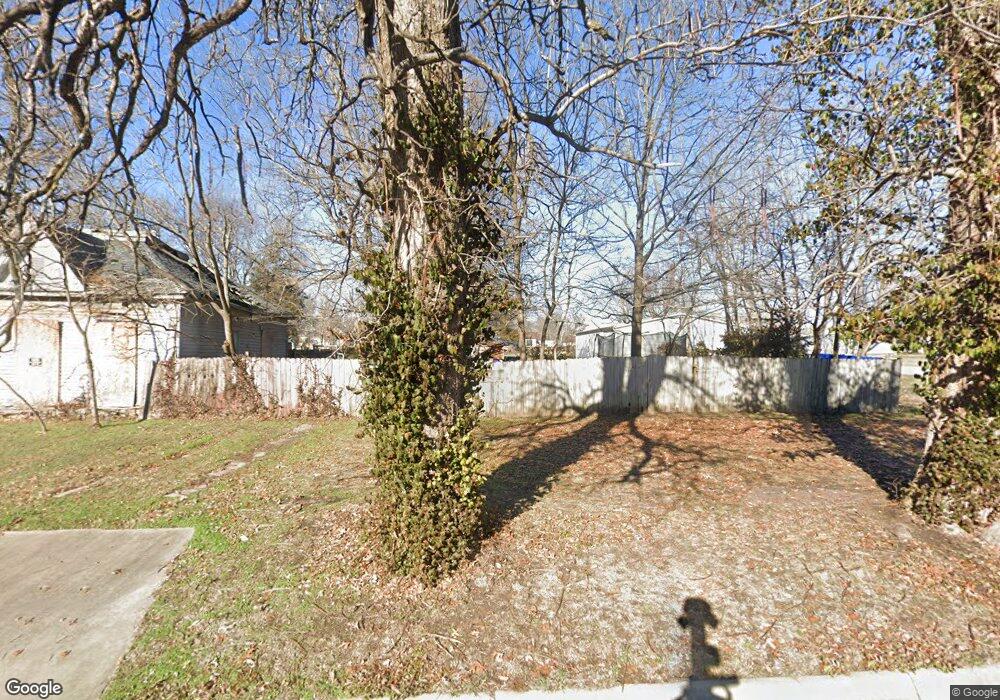 2007 Appleton Ave, Parsons, KS 67357 - photo 1