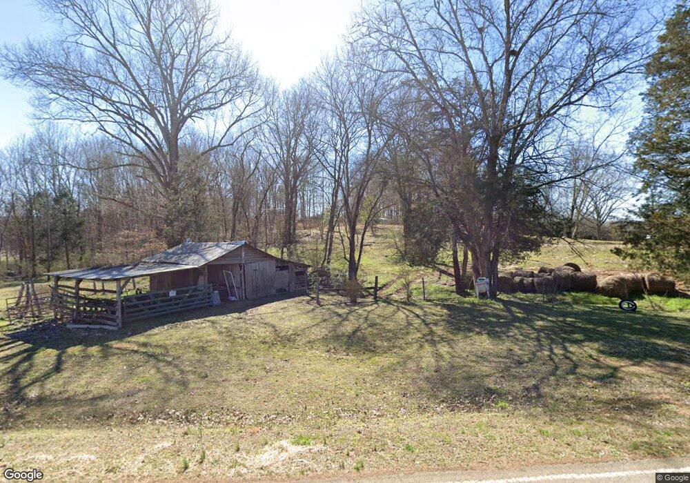 2717 Cedar Creek Rd, Linden, TN 37096 - photo 1