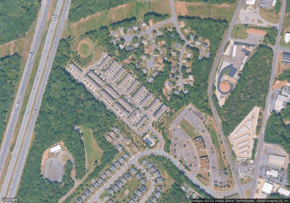 4236 Potomac Highlands Cir, Triangle, VA 22172 - photo 1