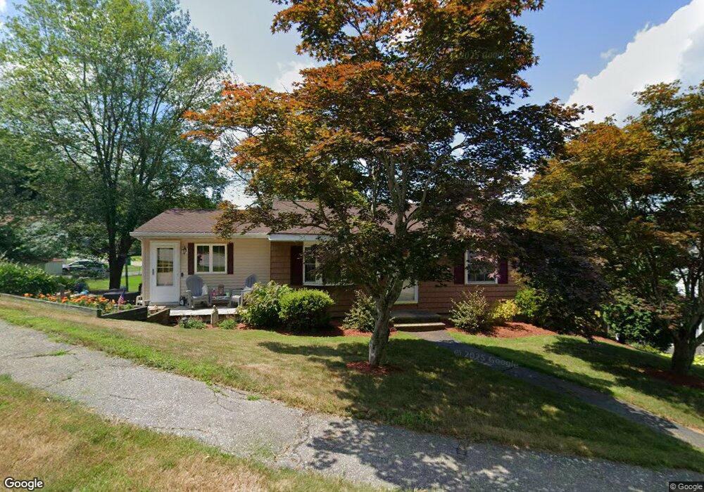 33 Easy St, Lowell, MA 01850 - photo 1