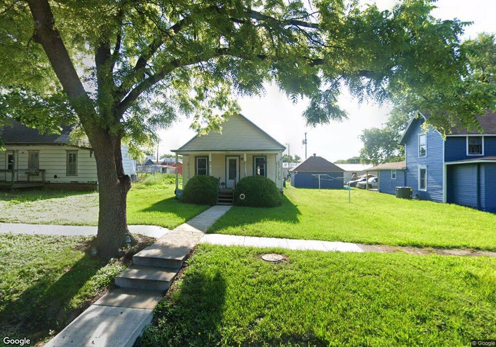 302 Oak St, Overbrook, KS 66524 - photo 1