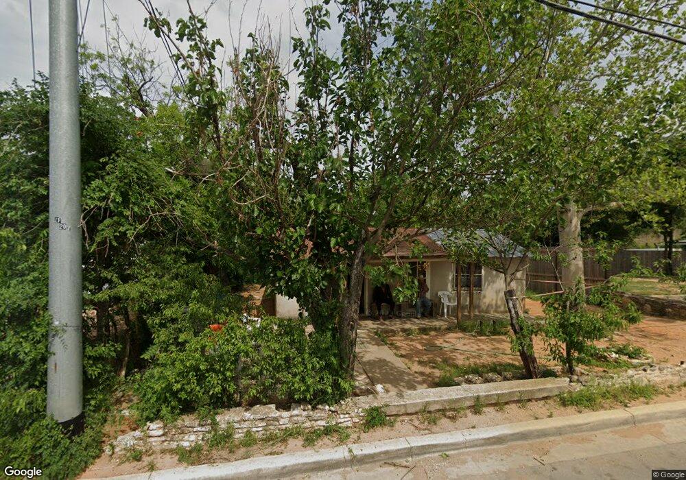 441 S Milam St, Fredericksburg, TX 78624 - photo 1