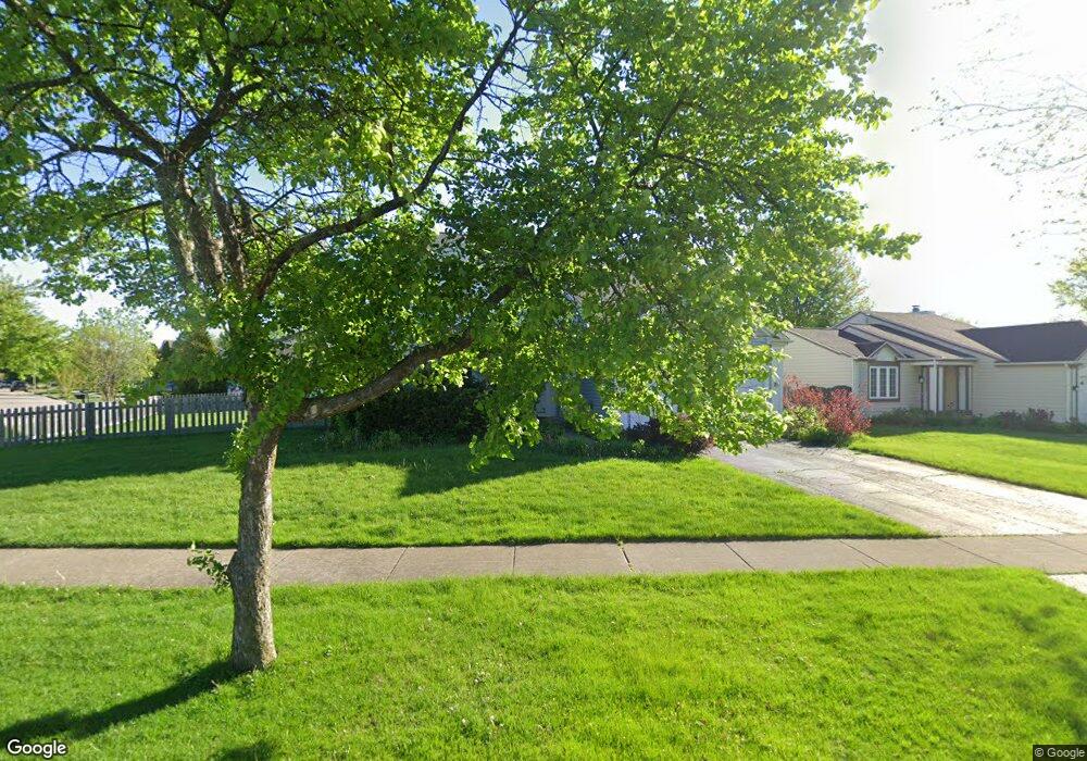 1023 Huntington Dr, Aurora, IL 60506 - photo 1