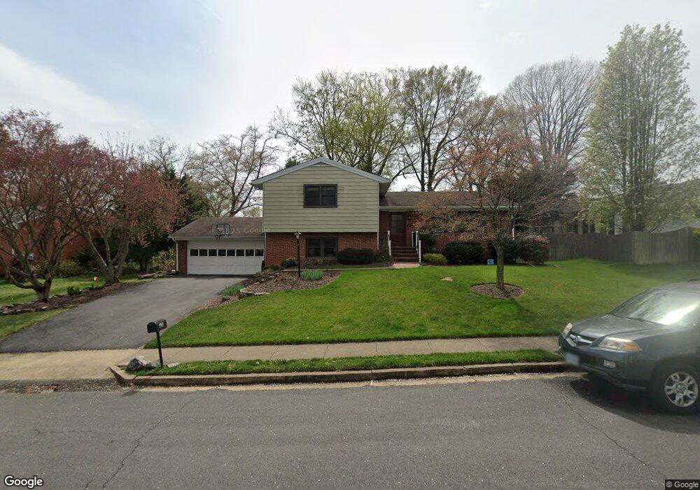 608 Manor Dr NE, Vienna, VA 22180 - photo 1