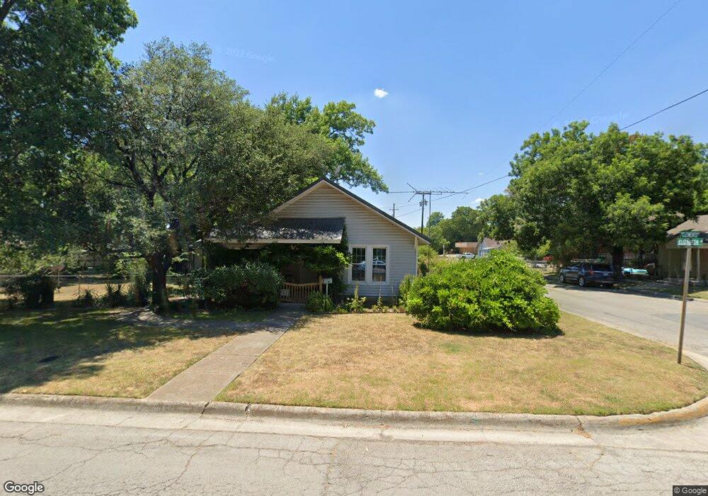 741 N Clements St, Gainesville, TX 76240 - photo 1