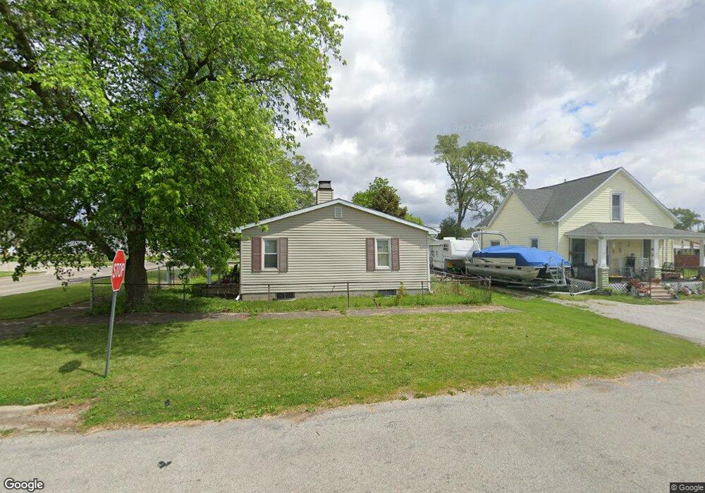 520 Moultrie Ave, Mattoon, IL 61938 - photo 1