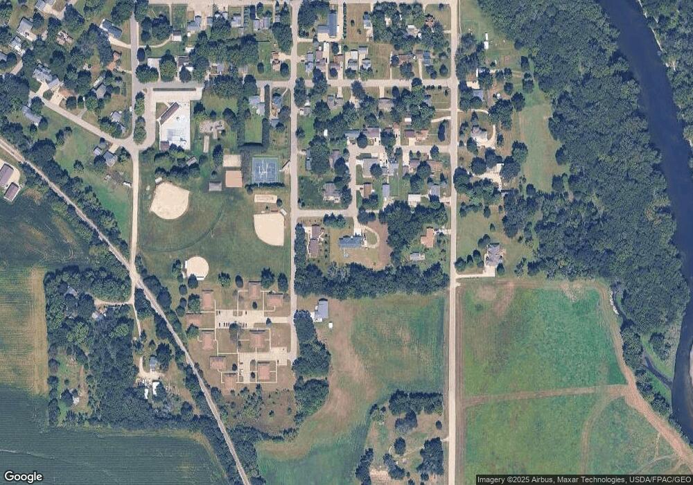 402 E Graham St, Shell Rock, IA 50670 - photo 1