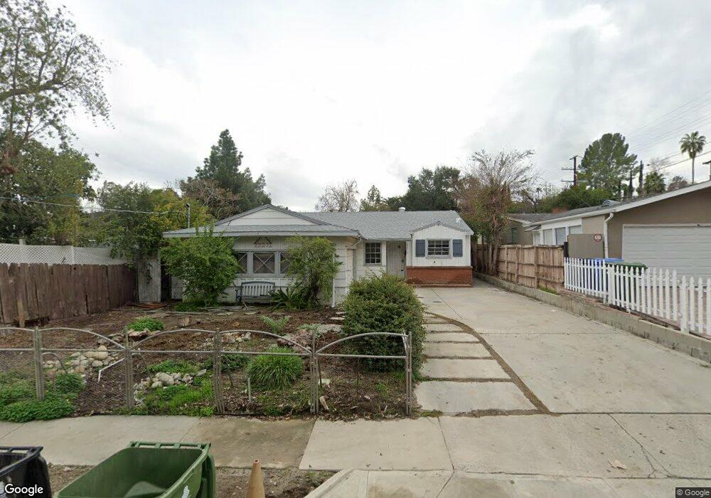 22212 Buena Ventura St, Woodland Hills, CA 91364 - photo 1