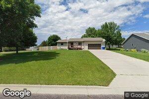 704 W 2nd St, Dell Rapids, SD 57022