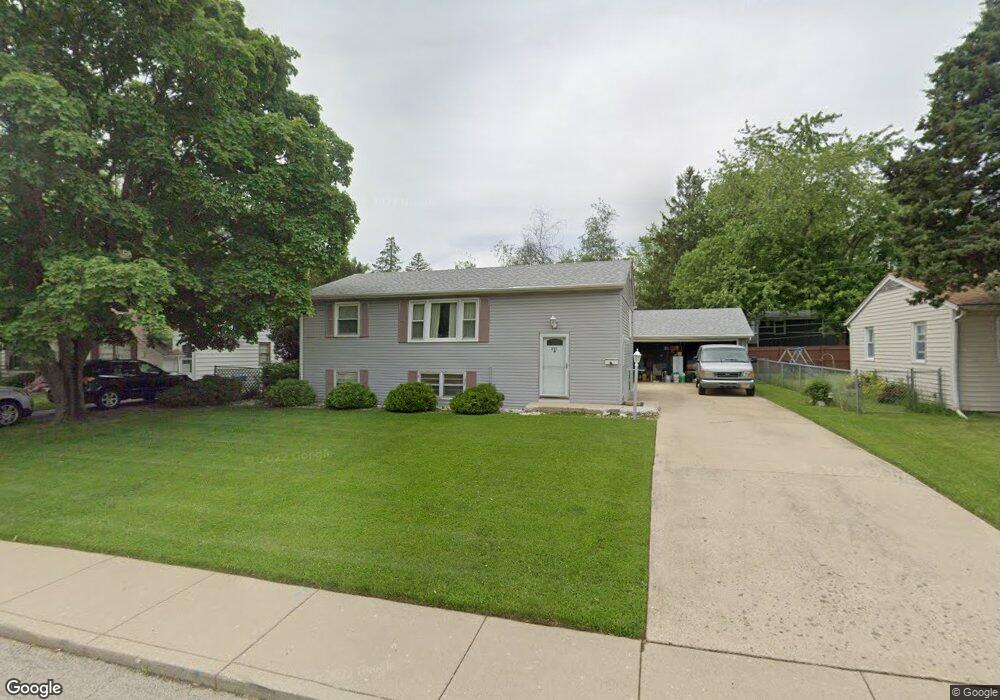 211 Ensenada Dr, Carpentersville, IL 60110 - photo 1