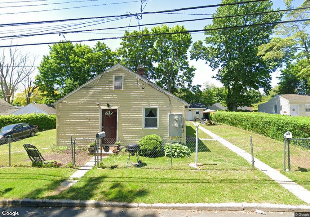 163 Alexander Dr, Bridgeport, CT 06606 - photo 1