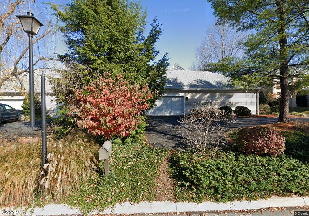 515 Bridgeview Dr, Lemoyne, PA 17043 - photo 1