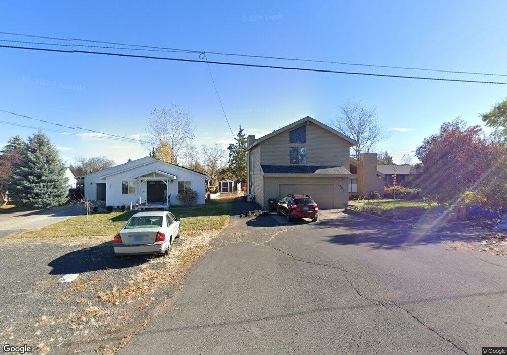 1946 SW 21st St, Redmond, OR 97756 - photo 1