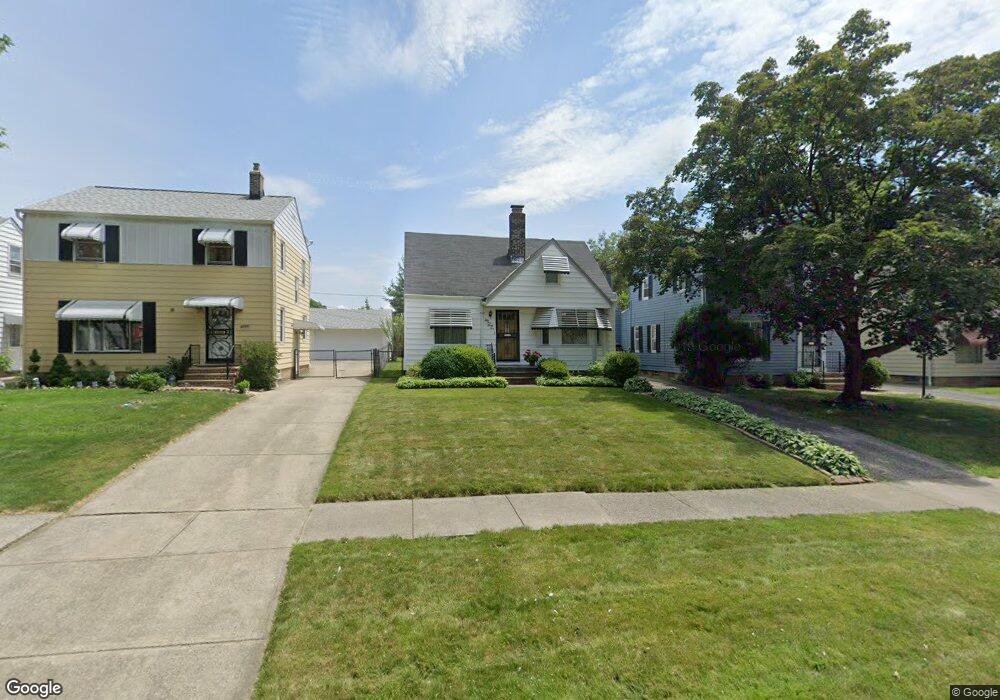 5135 Erwin St, Maple Heights, OH 44137 - photo 1