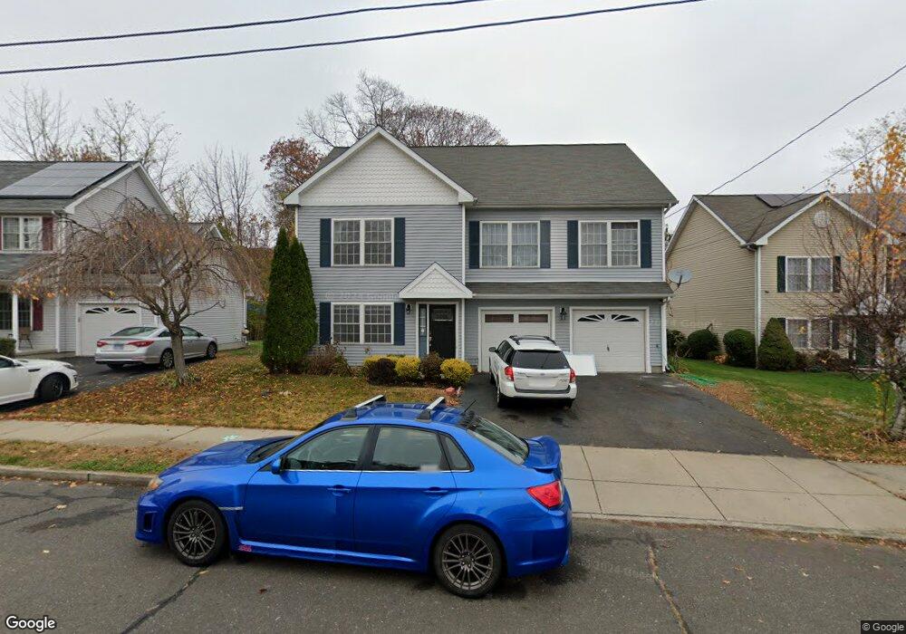 53 Erika Cir, Bridgeport, CT 06606 - photo 1