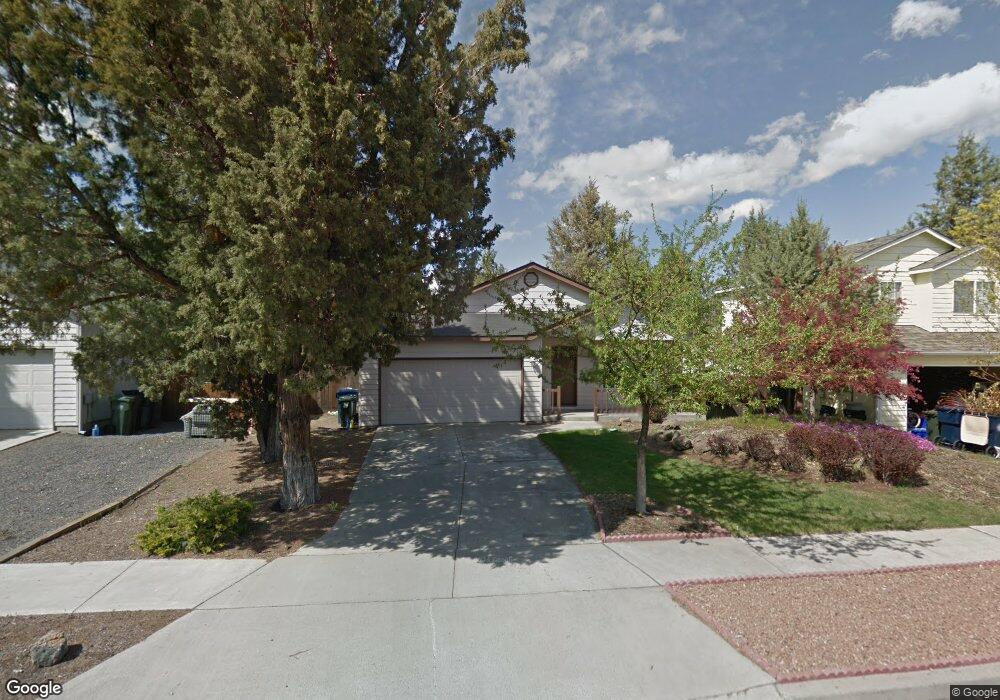 2490 NE Jenni Jo Ct, Bend, OR 97701 - photo 1