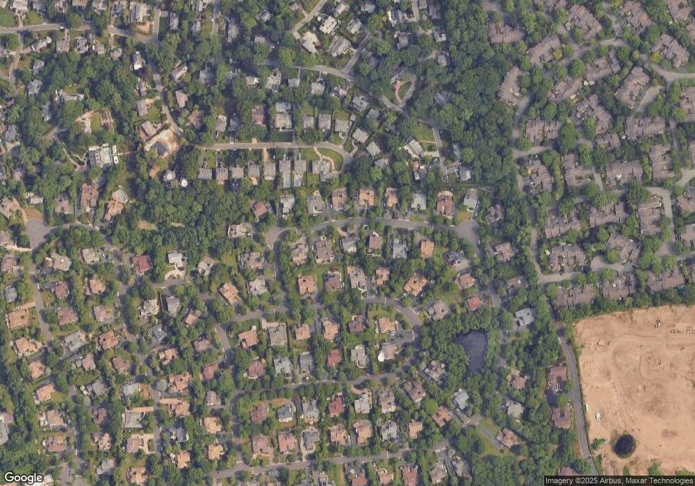 40 Bristol Dr, Manhasset, NY 11030 - photo 1