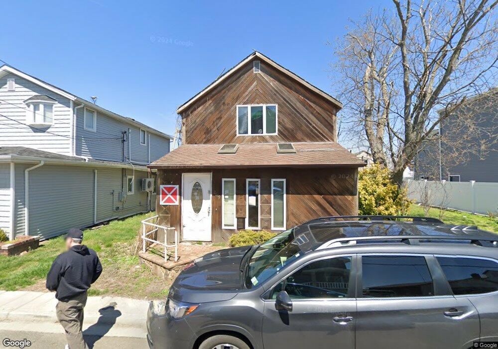 2849 Alder Rd, Bellmore, NY 11710 - photo 1