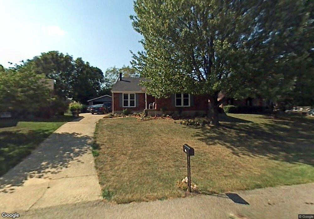 6904 Roseborough Ct, Louisville, KY 40228 - photo 1