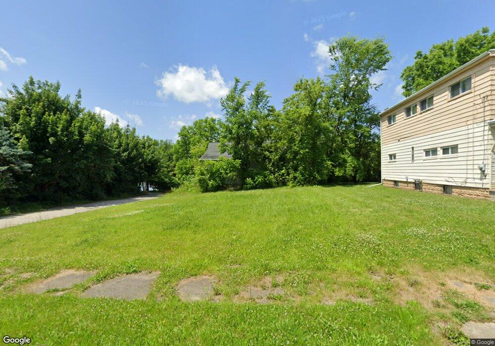 2126 Crocker Ave, Flint, MI 48503 - photo 1