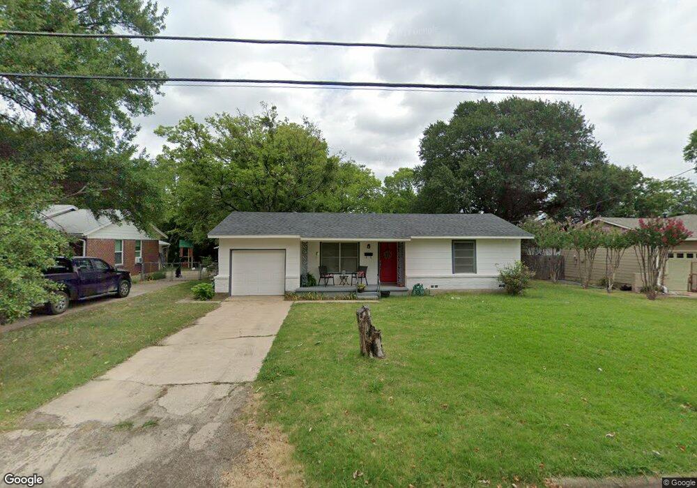 301 E Russell Ave, Bonham, TX 75418 - photo 1