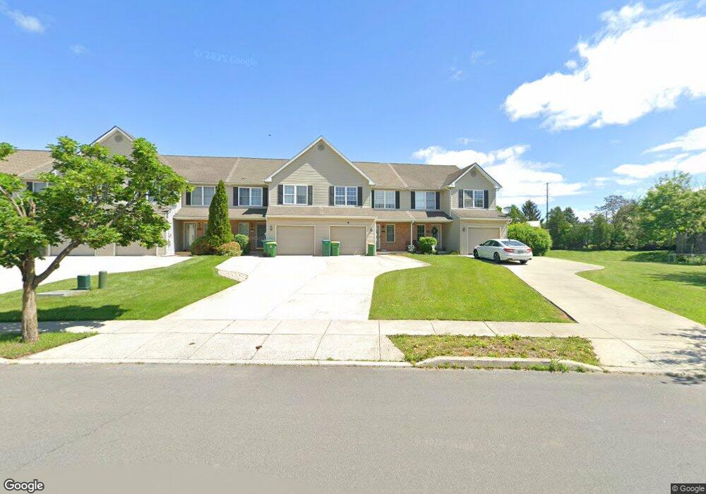 1331 Mohr Cir, Macungie, PA 18062 - photo 1