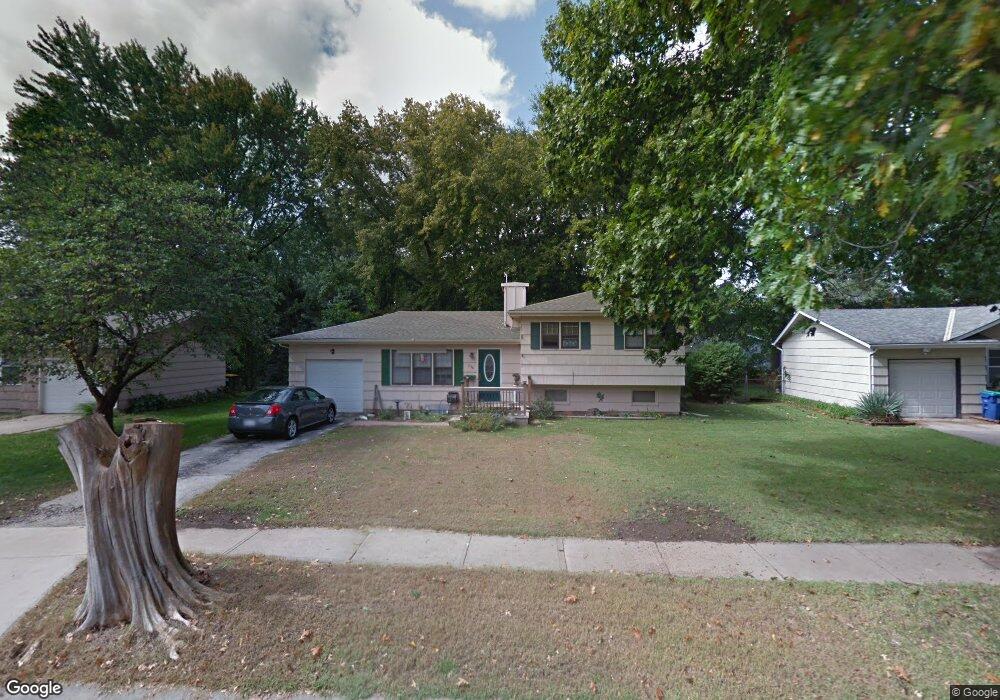 7106 Larsen Ln, Shawnee, KS 66203 - photo 1