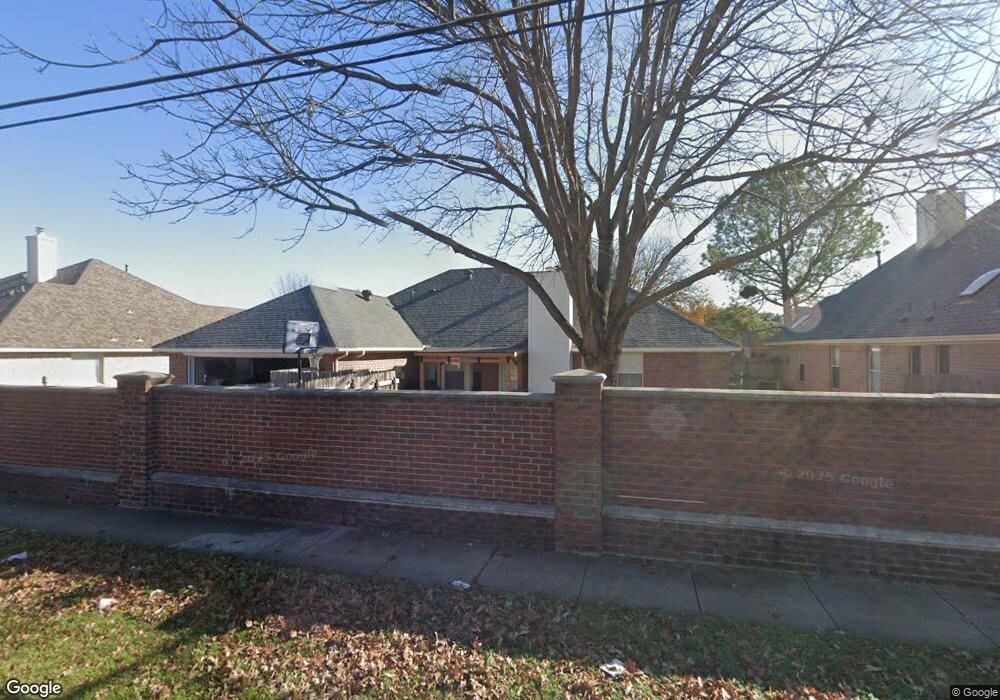 1679 Oak Creek Dr, Hurst, TX 76054 - photo 1