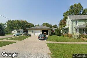 111 S Amlong St, Lone Tree, IA 52755
