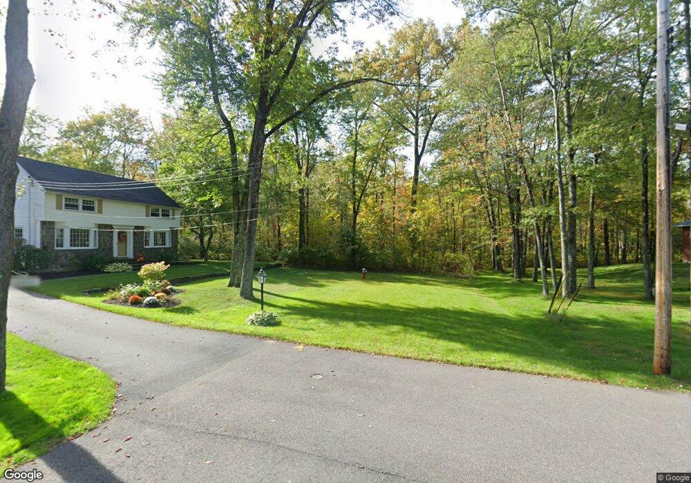 905 Mohegan Rd, Schenectady, NY 12309 - photo 1