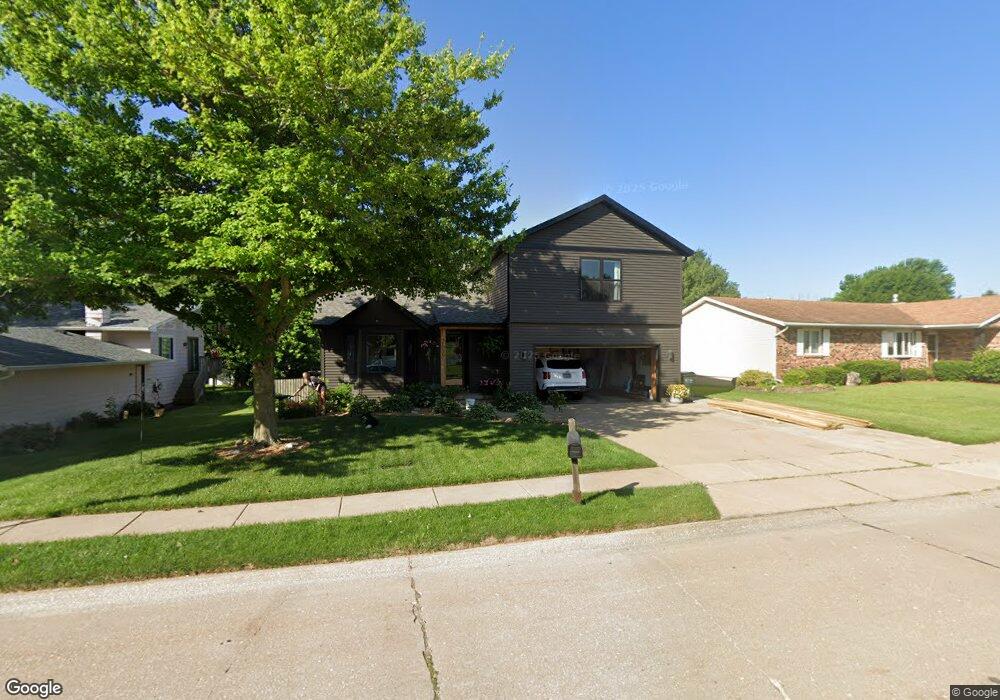 2635 W 44th St, Davenport, IA 52806 - photo 1