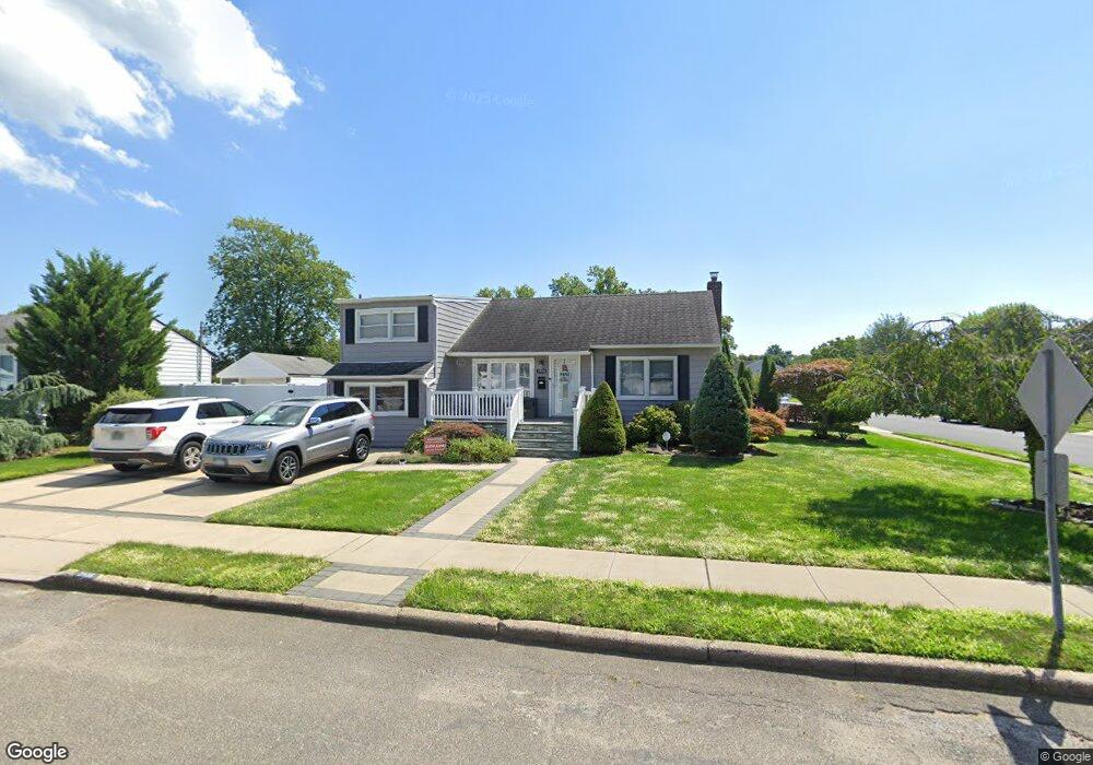 3936 Kingsberry Rd, Seaford, NY 11783 - photo 1