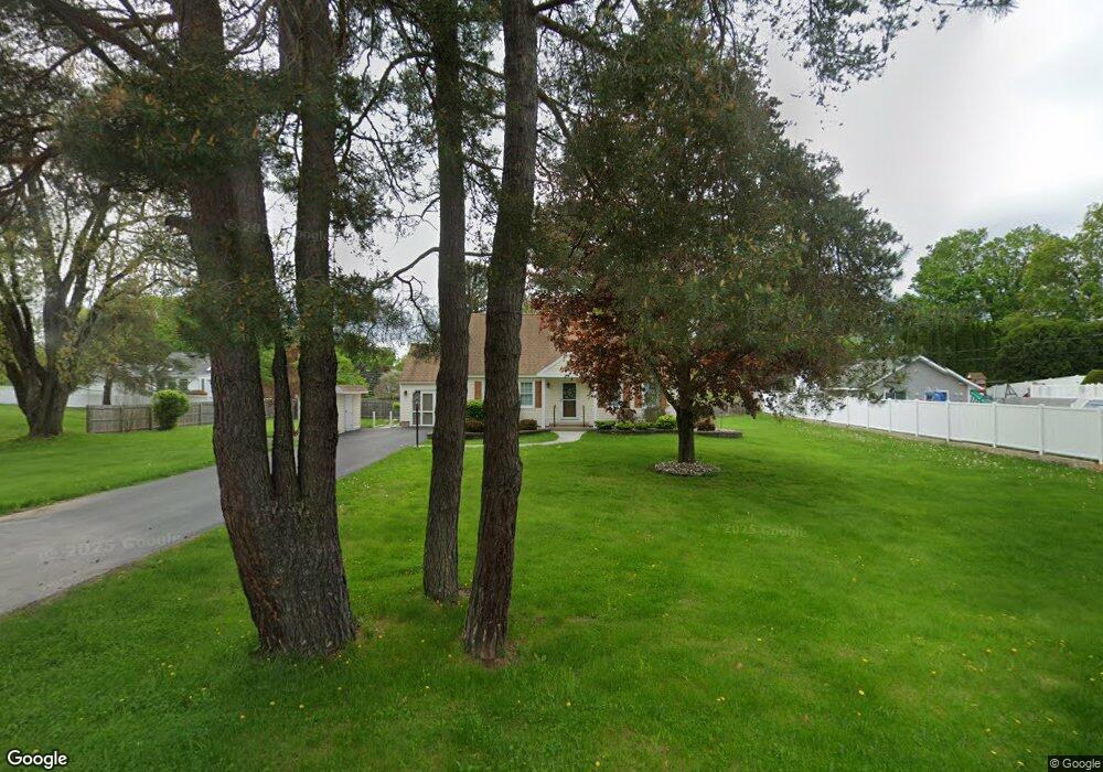 7 Pasture Ln, Troy, NY 12180 - photo 1