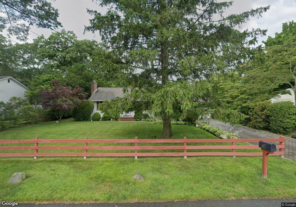 34 Vautrin Ave, Holtsville, NY 11742 - photo 1