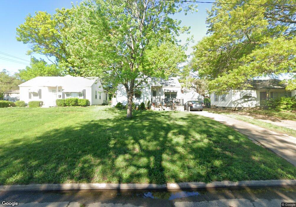 739 SW Vesper Ave, Topeka, KS 66606 - photo 1