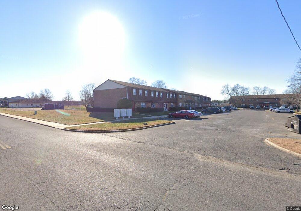 808 Henri Ct unit 808, Burlington, NJ 08016 - photo 1