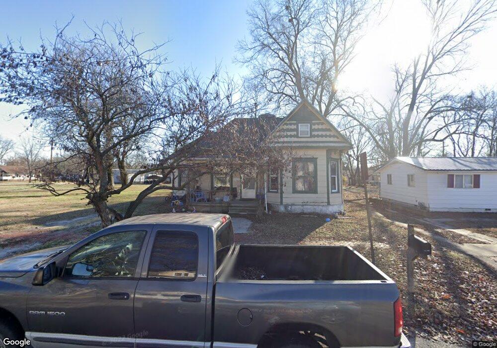 2014 Morgan Ave, Parsons, KS 67357 - photo 1