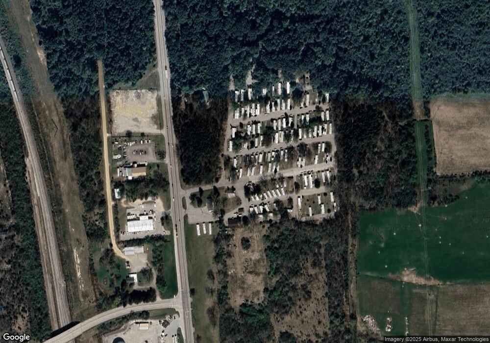 102 Main Dr, Mount Morris, MI 48458 - photo 1